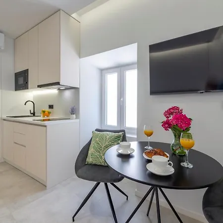 La Porta 1, Seaview In The Center Apartment *